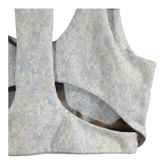 GYMSHARK Blue Fleur Texture Moisture-wicking Overlapping Sports Bra Medium - Picture 8 of 9